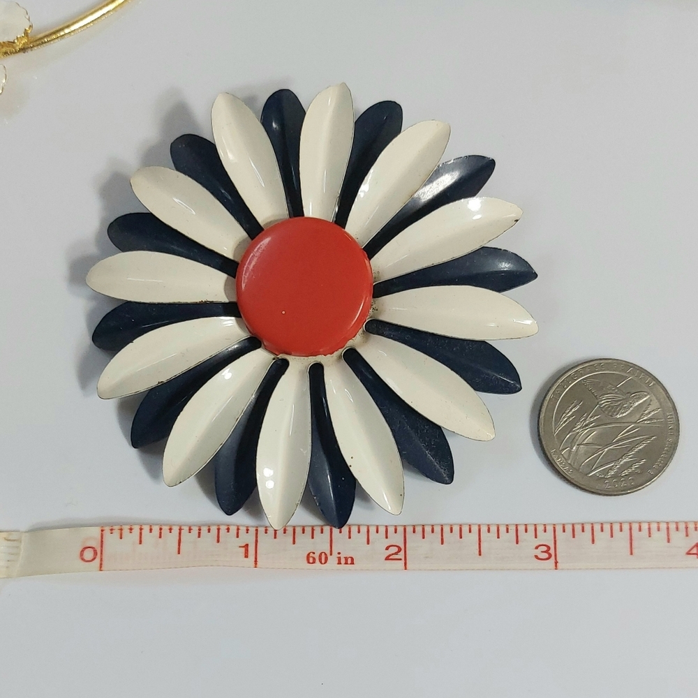 Vintage Enamel Brooch Set Red, White And Blue - Picture 4 of 10